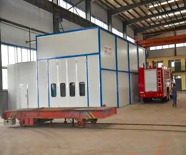 Industrial spray painting room